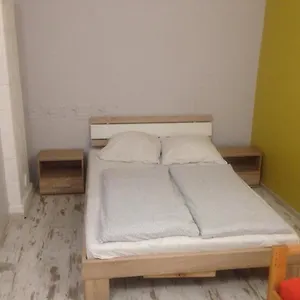 唐纳门特旅舍 波兹南